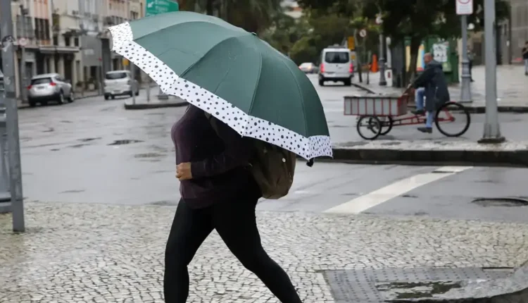 Onda de calor, chuvas intensas