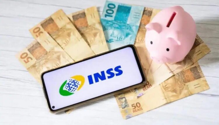 Limite de juros do consignado do INSS vai CAIR; confira novos números