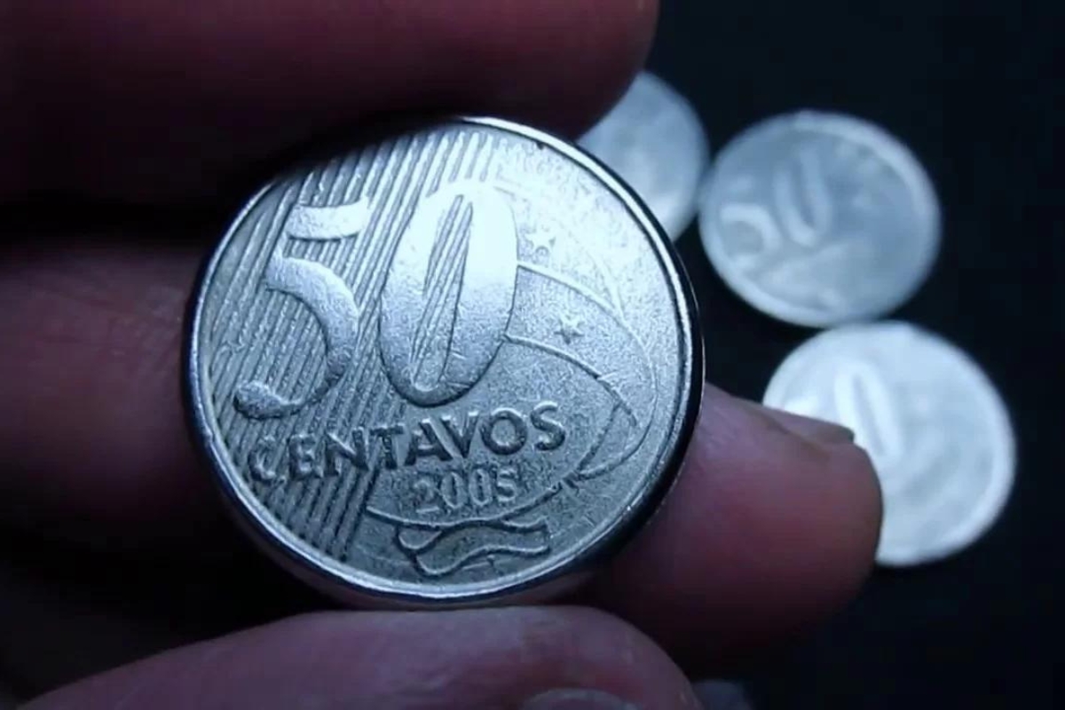 Moeda de 50 centavos CHOCA brasileiros; entenda o motivo