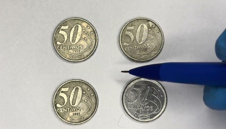 Erros em moedas de 50 centavos podem valer muito dinheiro. Imagem: Reprodução