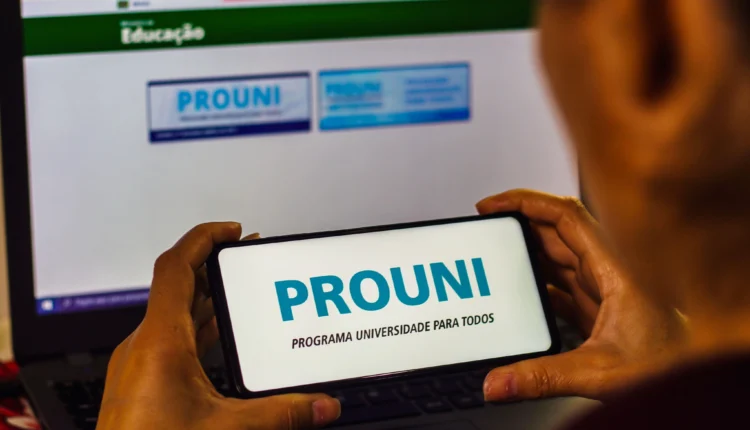 ProUni 2024 aumenta vagas para os cursos de Medicina e Direito