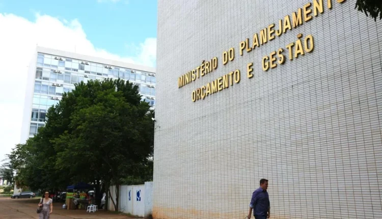 Publicado o edital do concurso MPO: São oferecidas 100 vagas com salários iniciais de até R$ 20 mil