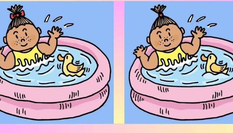 Jogo de três erros: encontro de diferenças entre as imagens da bebê na piscina em 20 segundos