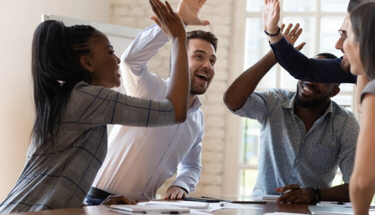 Aprenda a ganhar confiança entre os colegas de trabalho