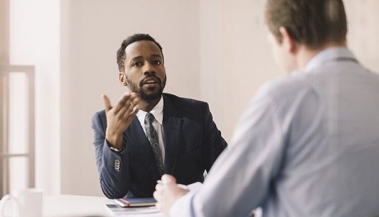 Confira as 6 coisas que você não deve fazer NUNCA em uma entrevista de emprego