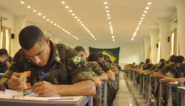 Concursos Militares 2024: veja oportunidades abertas e previstas