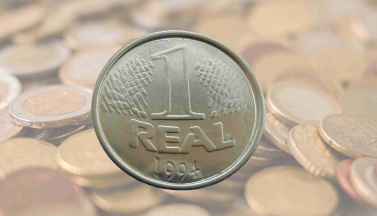 A PRIMEIRA moeda de 1 real do Brasil pode valer mais de R$800,00! Confira