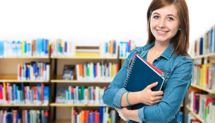 Pensar Cursos oferece curso de Auxiliar de Biblioteca GRATUITO, Online e com certificado