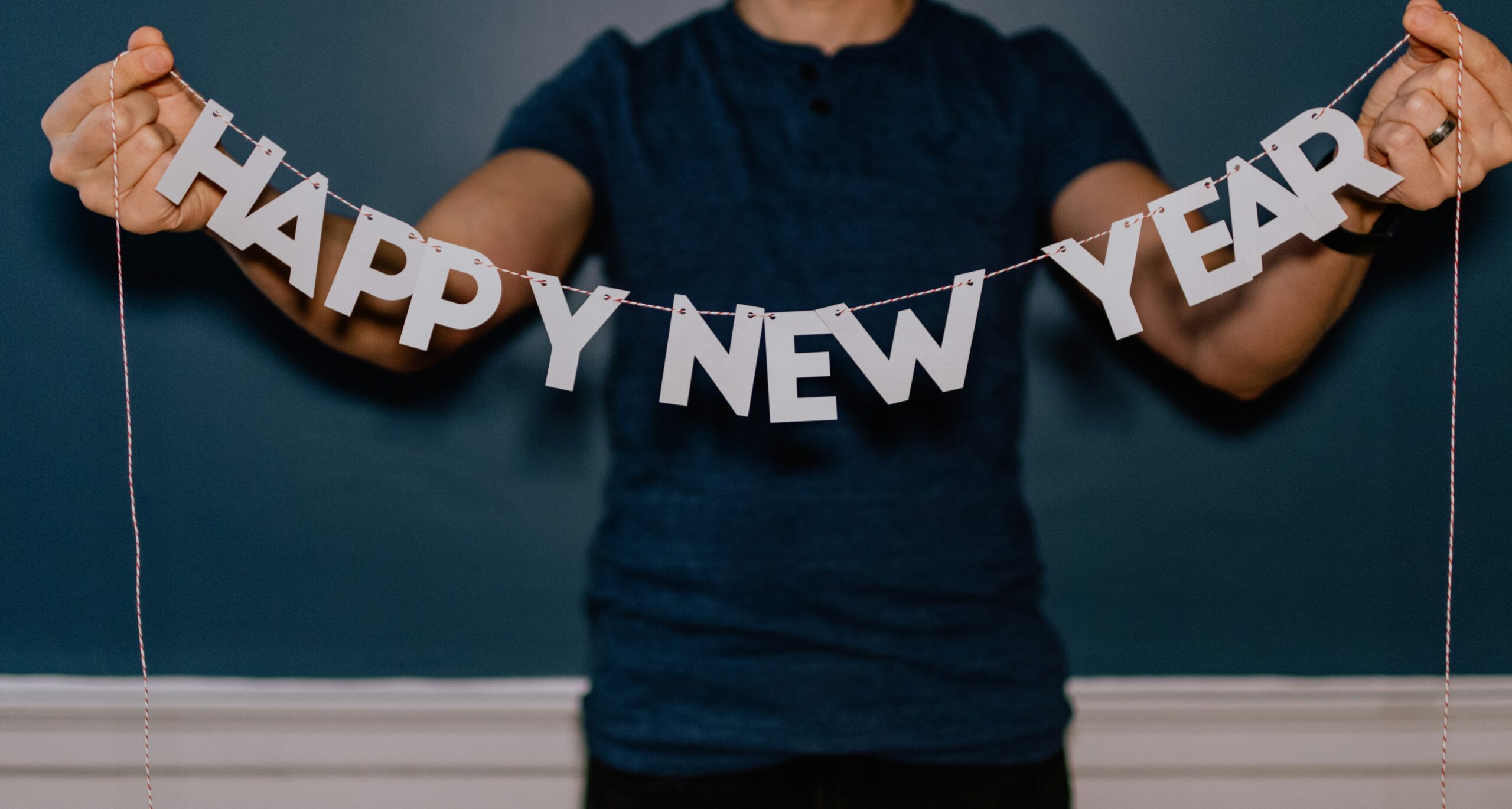Ano-Novo, ano-novo e ano novo: tem diferença? (Foto de Kelly Sikkema na Unsplash).