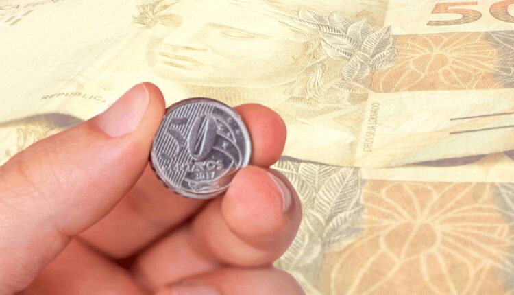 Erro de escrita nesta moeda de 50 centavos faz ela valer mais de MIL REAIS! Confira