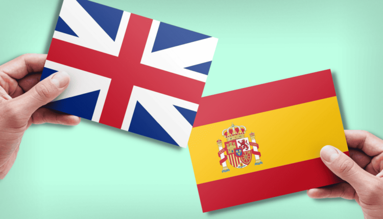 Os estudantes devem escolher inglês ou espanhol para a prova do Enem. Imagem: E. Idiomas/Reprodução