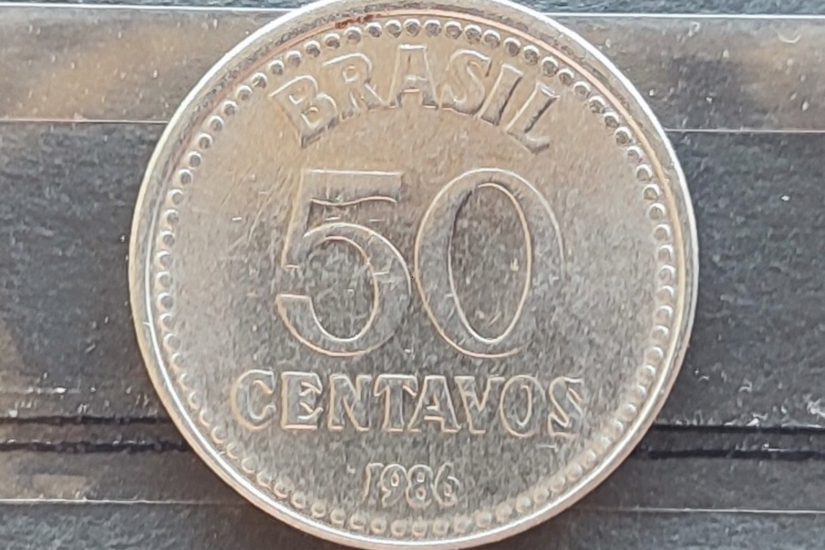 Brasileiros estão trocando moedinhas de 50 centavos por PIX valioso; confira