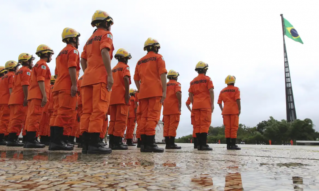 Inscrições do CONCURSO BOMBEIROS estão abertas; 329 VAGAS e iniciais de R$ 11,9 MIL