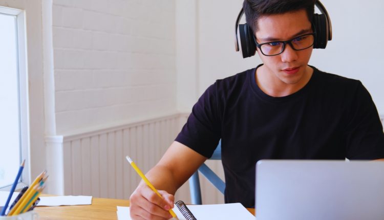 Cursos sem TCC: Descubra quais são e por que escolher um