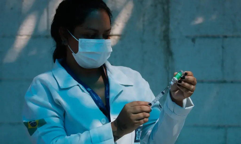 Técnico de Enfermagem é uma das profissões com maior chance de crescimento.