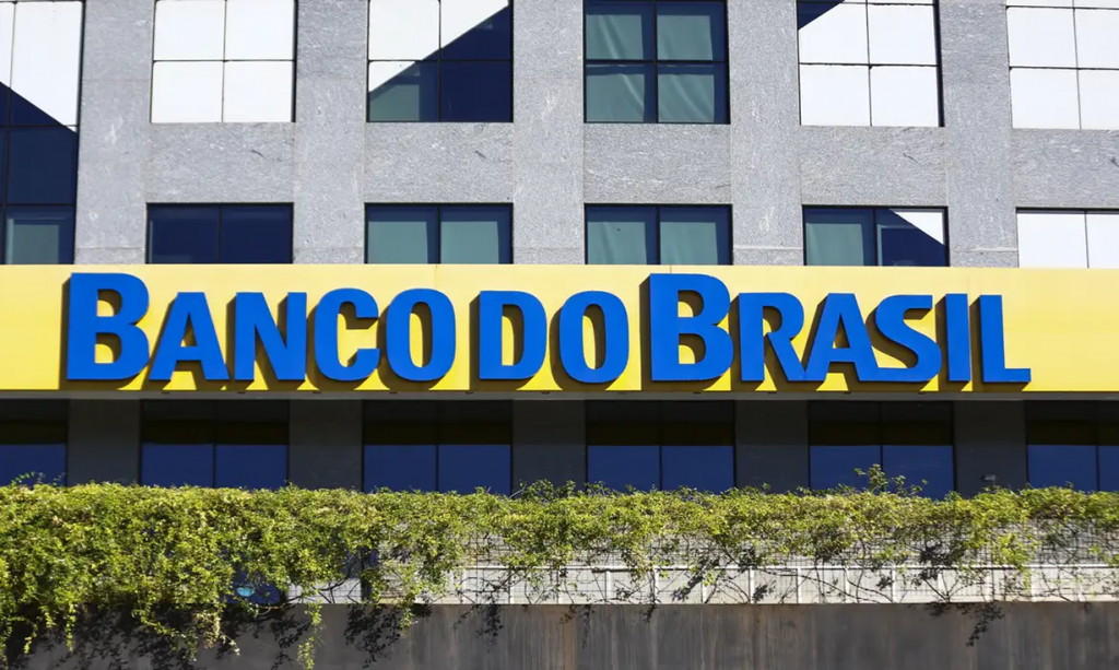 Há diversas carreiras de nível médio no Banco do Brasil. 