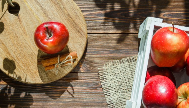 A maçã é uma fruta versátil e fácil de incorporar na alimentação diária.