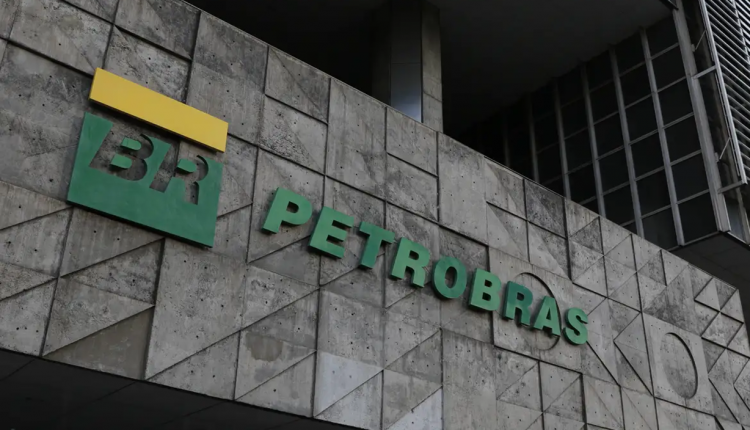 Conheça os salários e os benefícios dos concursados da Petrobras.