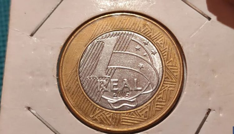 Saiba o valor da moeda de 1 real ano 2005 com reverso horizontal