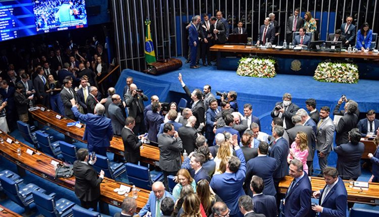 A PEC 6x1 precisa de um mínimo de 171 assinaturas para começar a tramitar na Câmara dos Deputados e no Senado. Imagem: Senado Federal