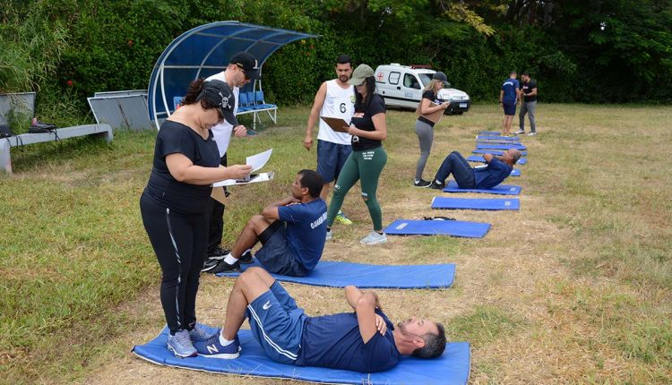 As provas do TAF variam conforme a área de atuação e a instituição responsável pelo concurso, mas em geral inclui corrida e flexão, entre outros. Imagem: PMVC