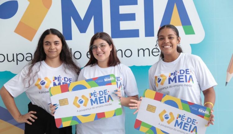 Estudantes contemplados pelo Pé-de-Meia