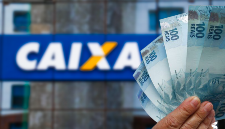 Fachada da CAIXA com cédulas de R$ 100 na mão de um indivíduo