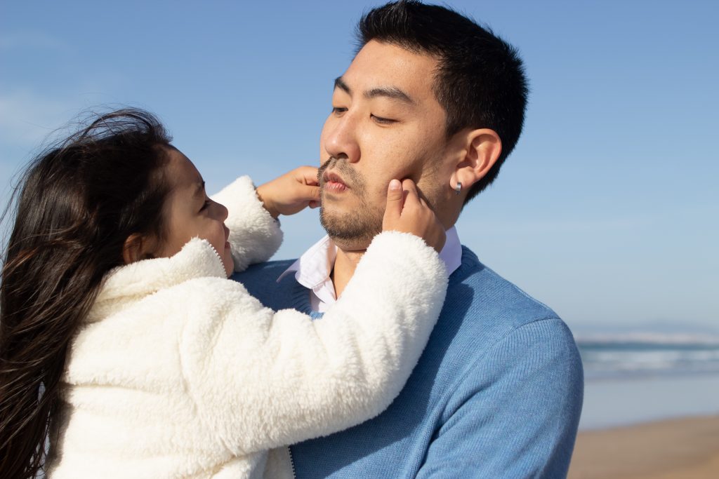 Pai e filha japoneses.