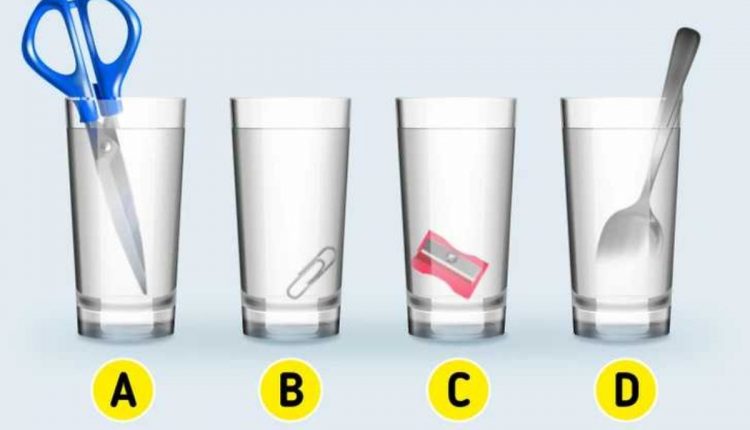 Teste de QI - qual copo possui mais água? Fonte: Jagran Josh.