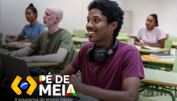 Estudantes em sala de aula participando do programa Pé-de-Meia 2025.