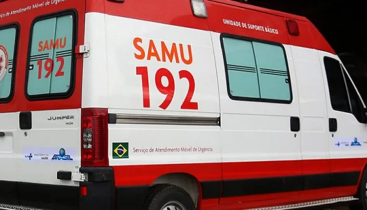 Ambulância do SAMU com o número 192 e o logo do Brasil, indicando a unidade de suporte básico de urgência.