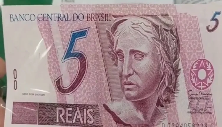 Cédula de 5 reais com aparência rara