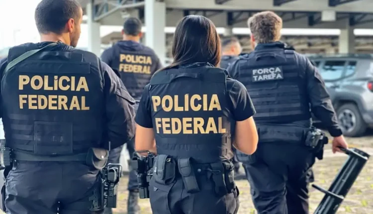 Agentes da Polícia Federal em operação tática