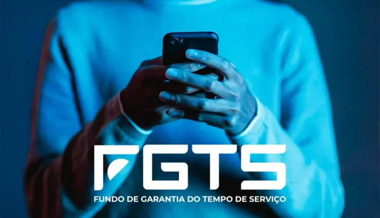 Imagem ilustrativa sobre o Saque-aniversário do FGTS, com uma pessoa usando celular e o logotipo do FGTS.