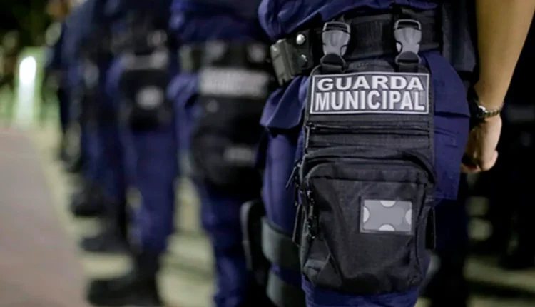 Guarda Municipal de Campo Grande em operação, com foco no combate à violência contra a mulher.