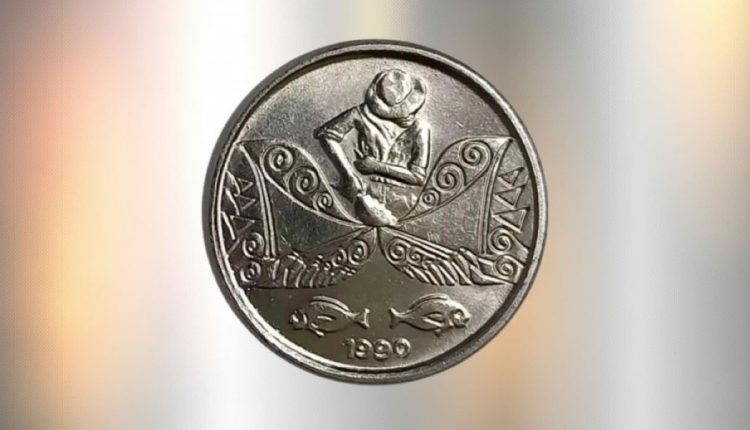 Moeda de 5 centavos de 1990 com a imagem de um pescador, representando o jangadeiro, uma das profissões homenageadas na série.