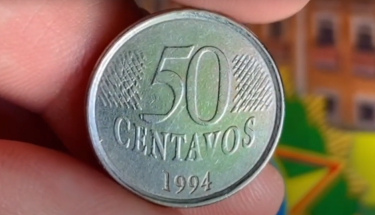 Moeda de 50 centavos de 1994 com erro de reverso invertido.